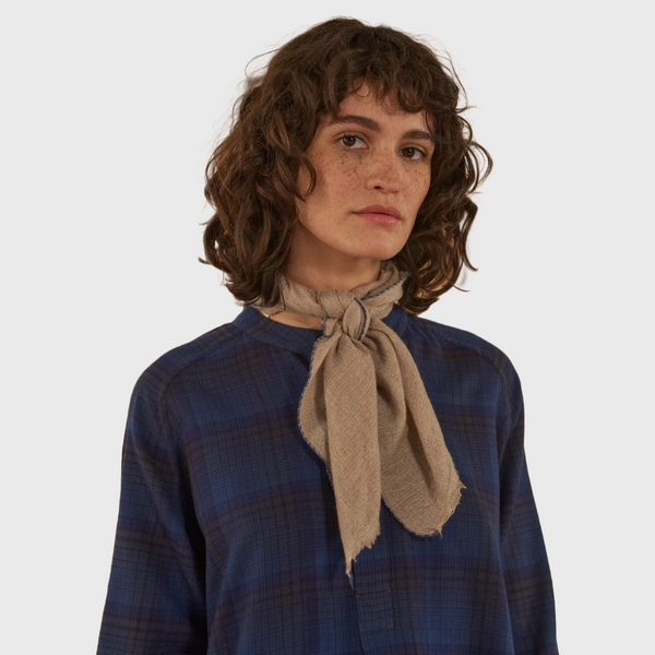 foulard 627 moismont cashmere navy trim on edge